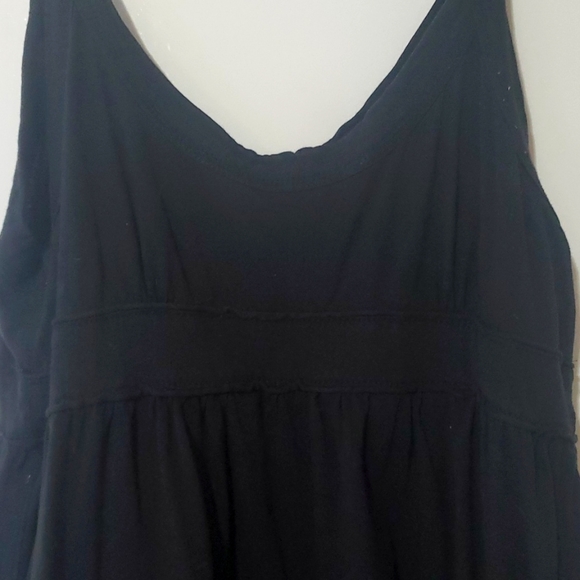 Tunic Tank Top with Pockets - Picture 3 of 3